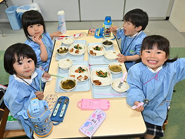給食